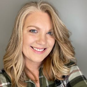 Meet your Posher, Monica